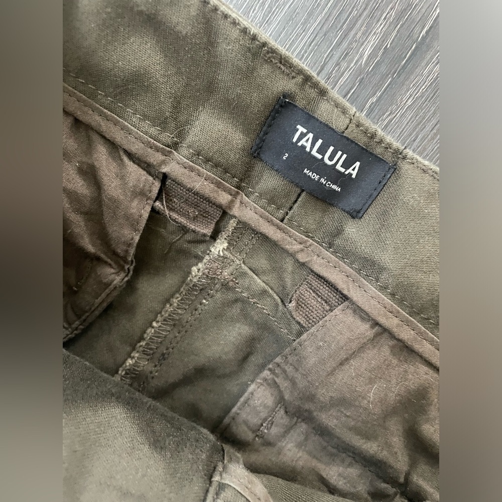 Talula Aritzia Cargo Mid Rise Military Army Green Pants 100% cotton size 2 - Picture 4 of 8